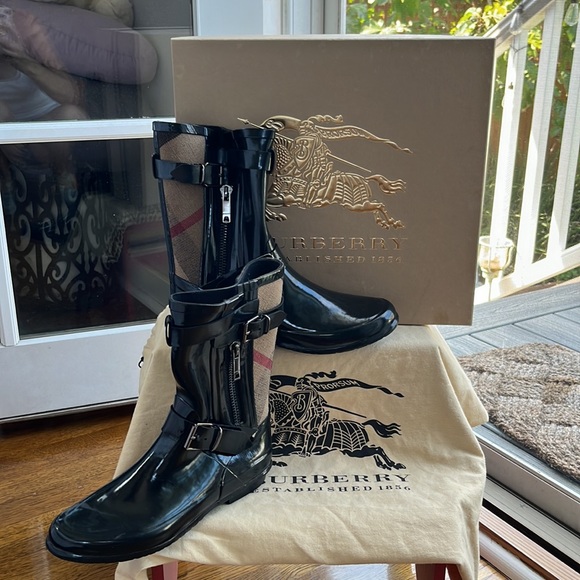 Burberry Biker Rubber Bootbiker Rubber boot in size UK(5) EUR(38). - Picture 13 of 14